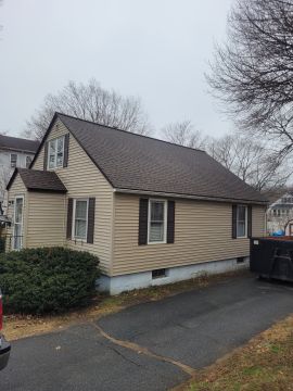 Shingle roof in New Braintree, MA